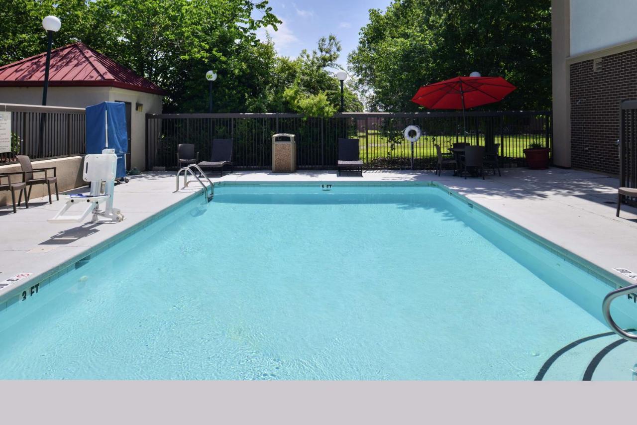 Hampton Inn Greensboro East / Mcleansville Esterno foto